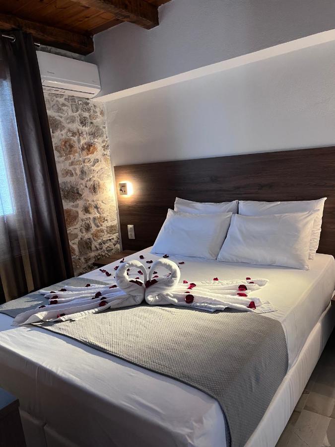 Double Bee Villa With Private Pool Agios Konstantinos  外观 照片