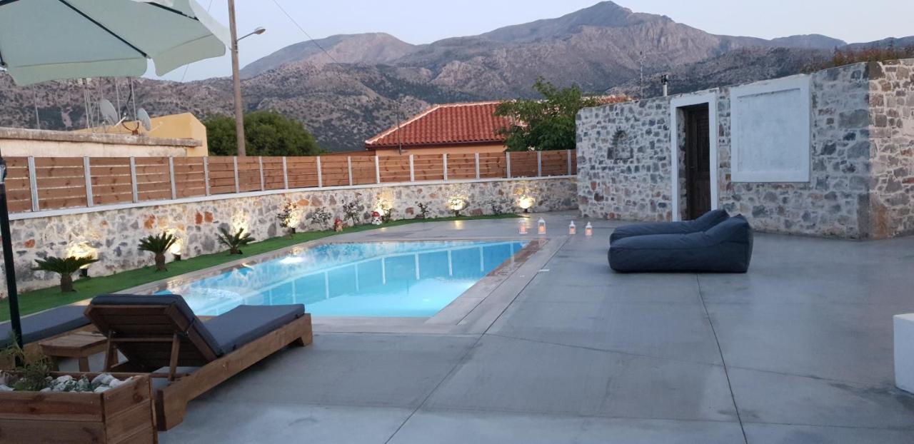 Double Bee Villa With Private Pool Agios Konstantinos  外观 照片