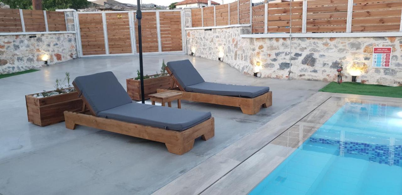 Double Bee Villa With Private Pool Agios Konstantinos  外观 照片